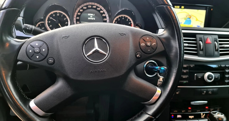 Mercedes-Benz Klasa E cena 45900 przebieg: 197000, rok produkcji 2010 z Andrychów małe 436